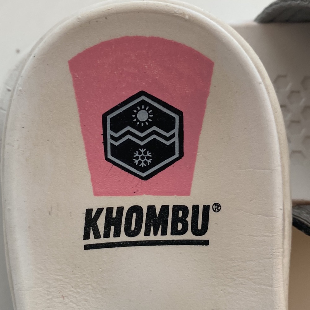Khombu sandals size 7 - Picture 3 of 6
